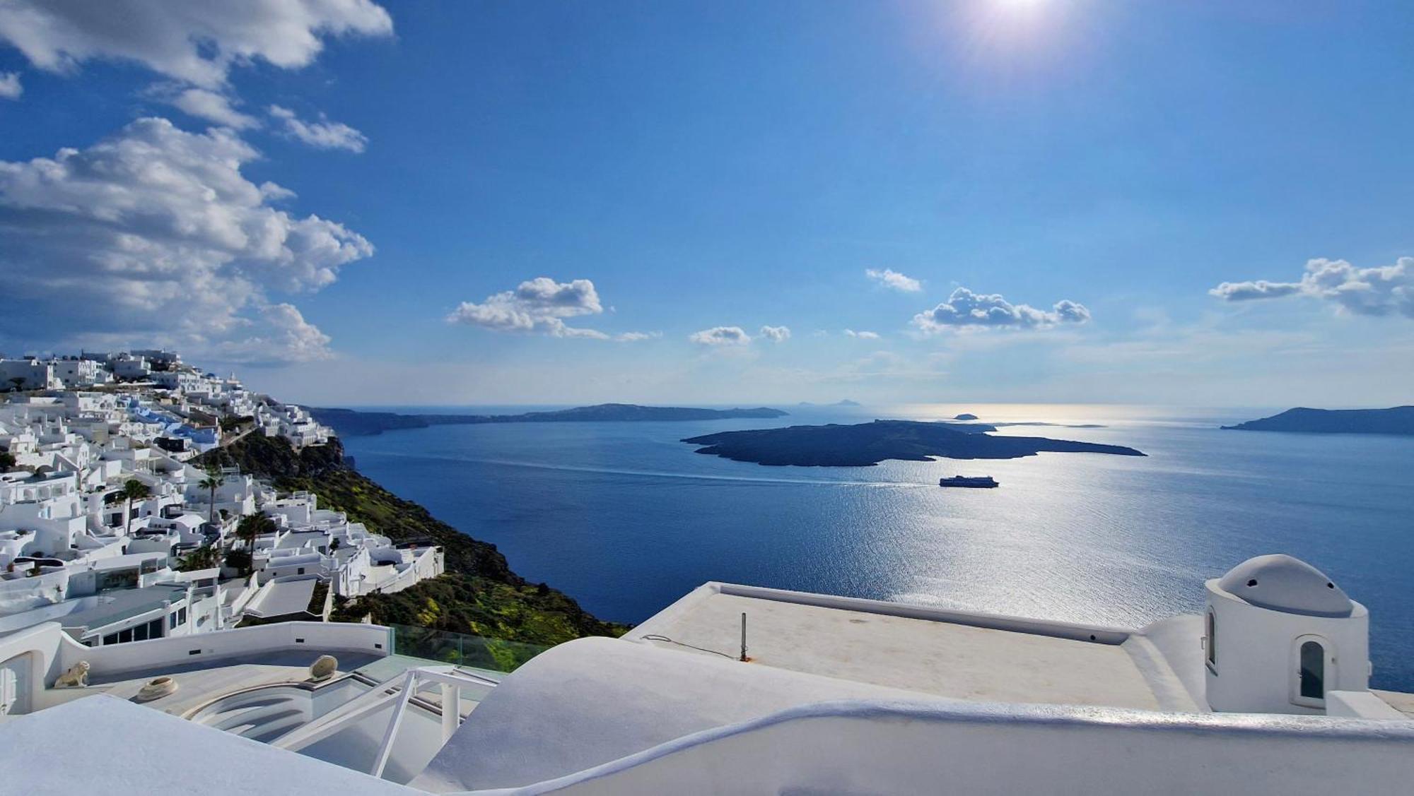 Vila Karpimo Horizon - Caldera View With Private Hot Tub Firostefani Exteriér fotografie