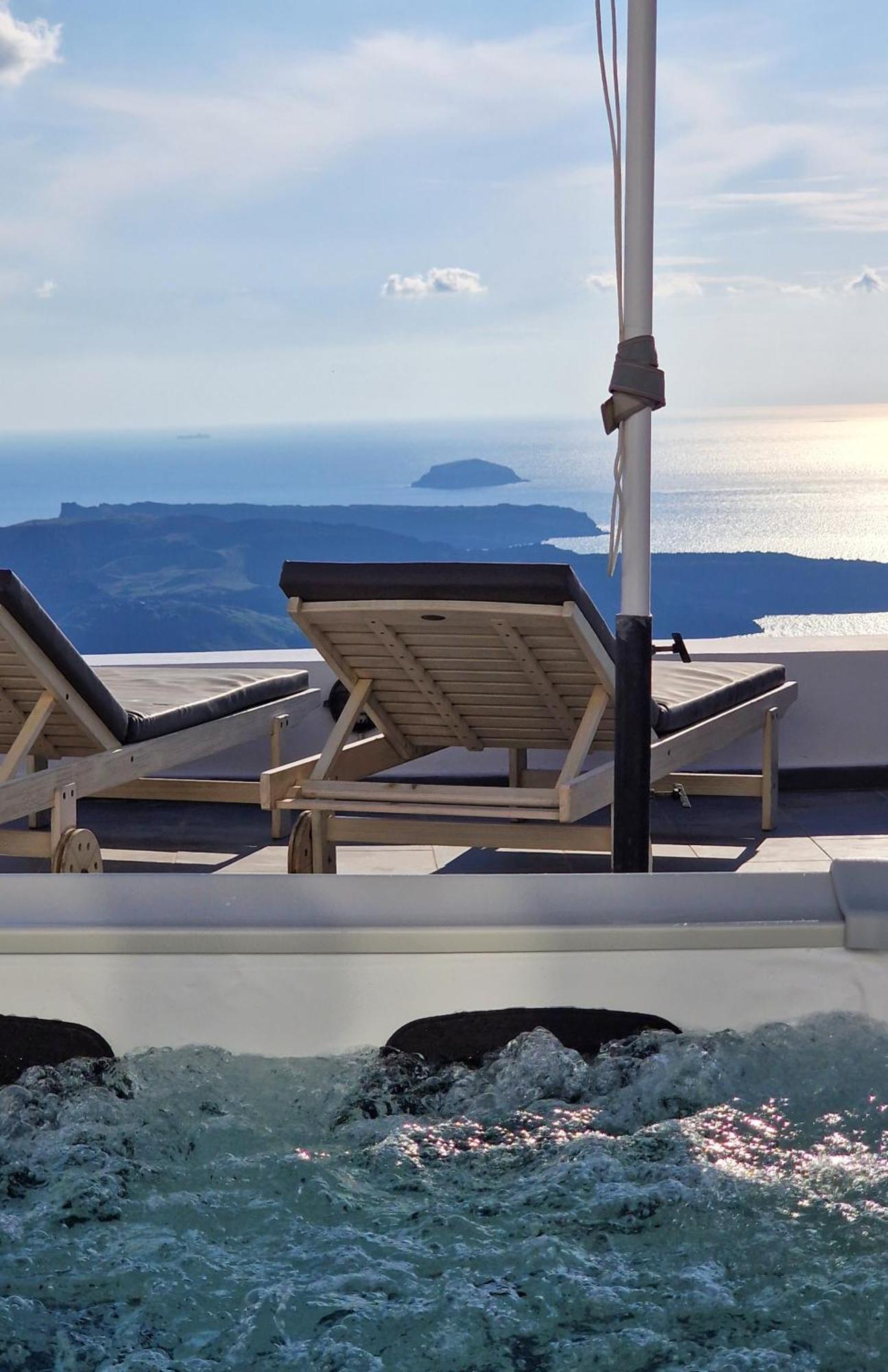 Vila Karpimo Horizon - Caldera View With Private Hot Tub Firostefani Exteriér fotografie