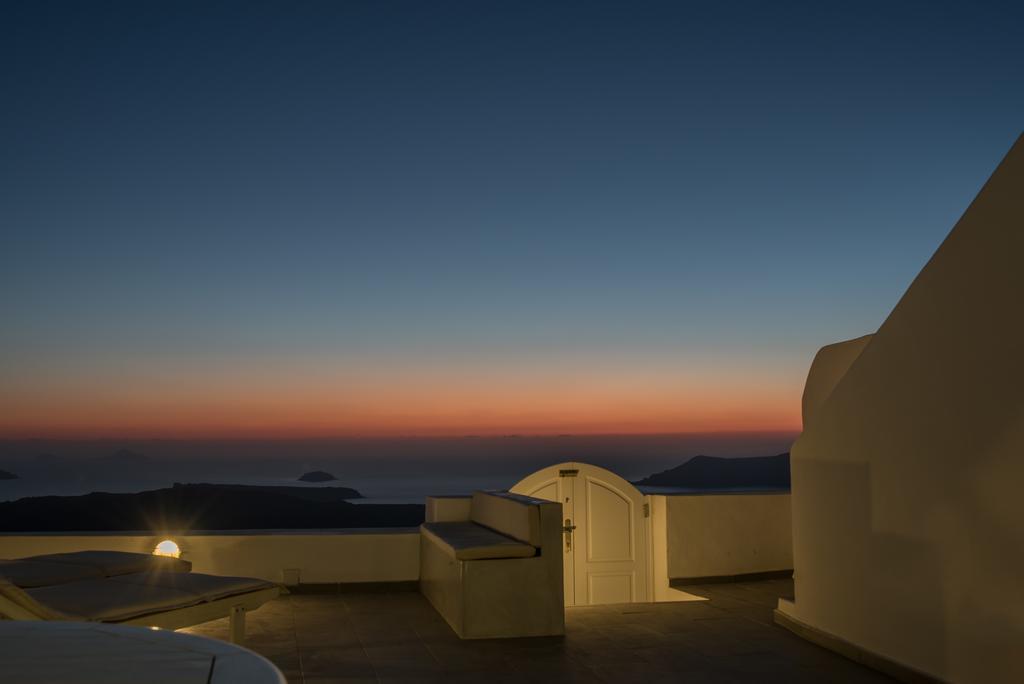 Vila Karpimo Horizon - Caldera View With Private Hot Tub Firostefani Pokoj fotografie